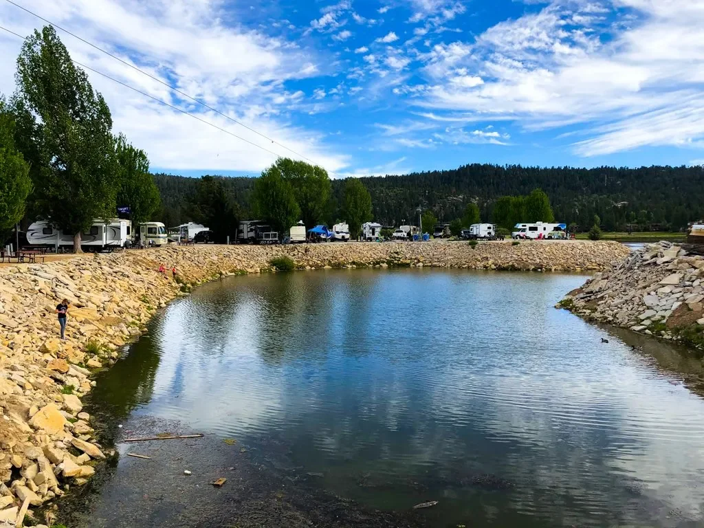 Holloway's Marina & Rv Park