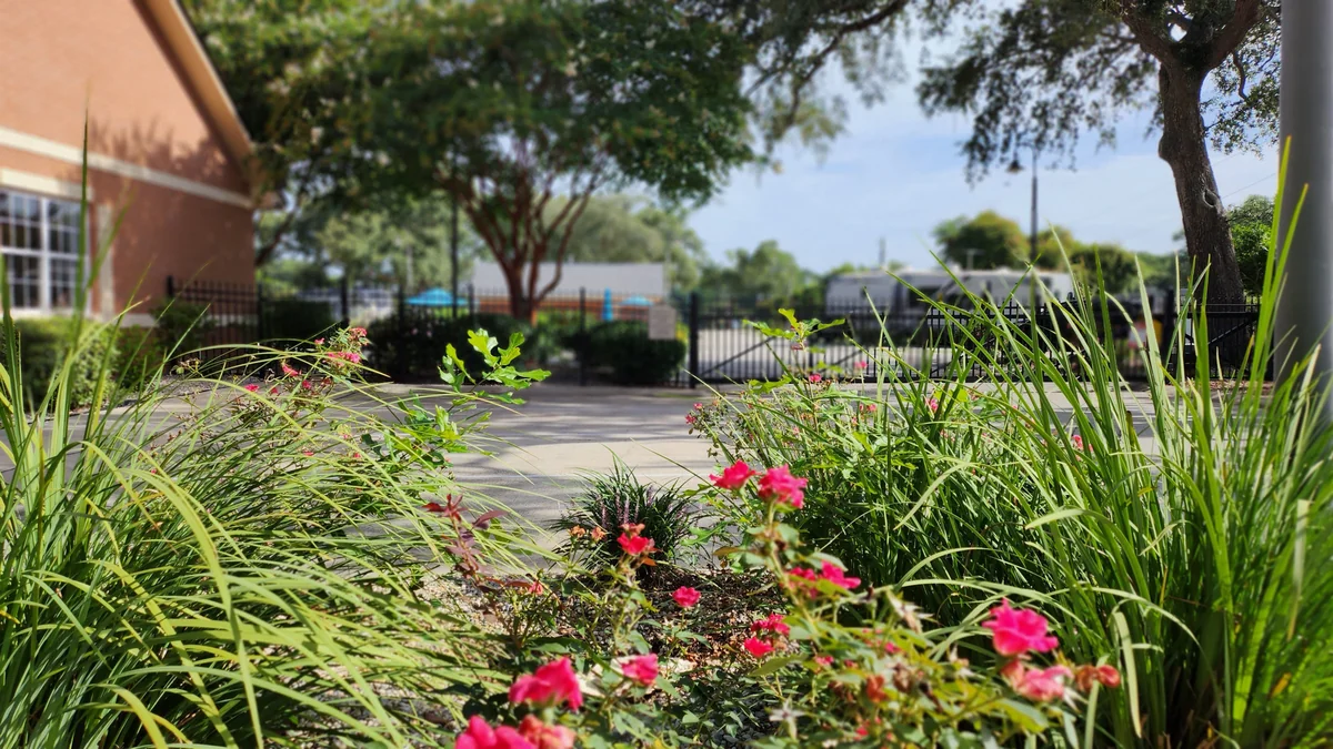 Majestic Oaks Rv Resort